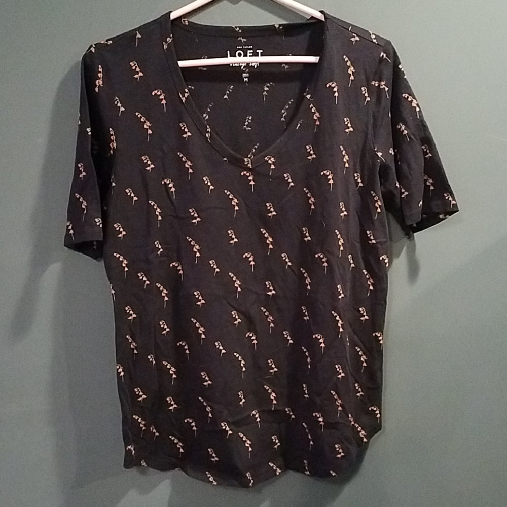 Ann Taylor Loft Vintage Soft flower print t-shirt Medium - Picture 1 of 4